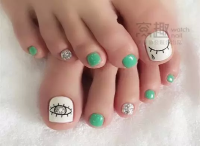 脚部美甲