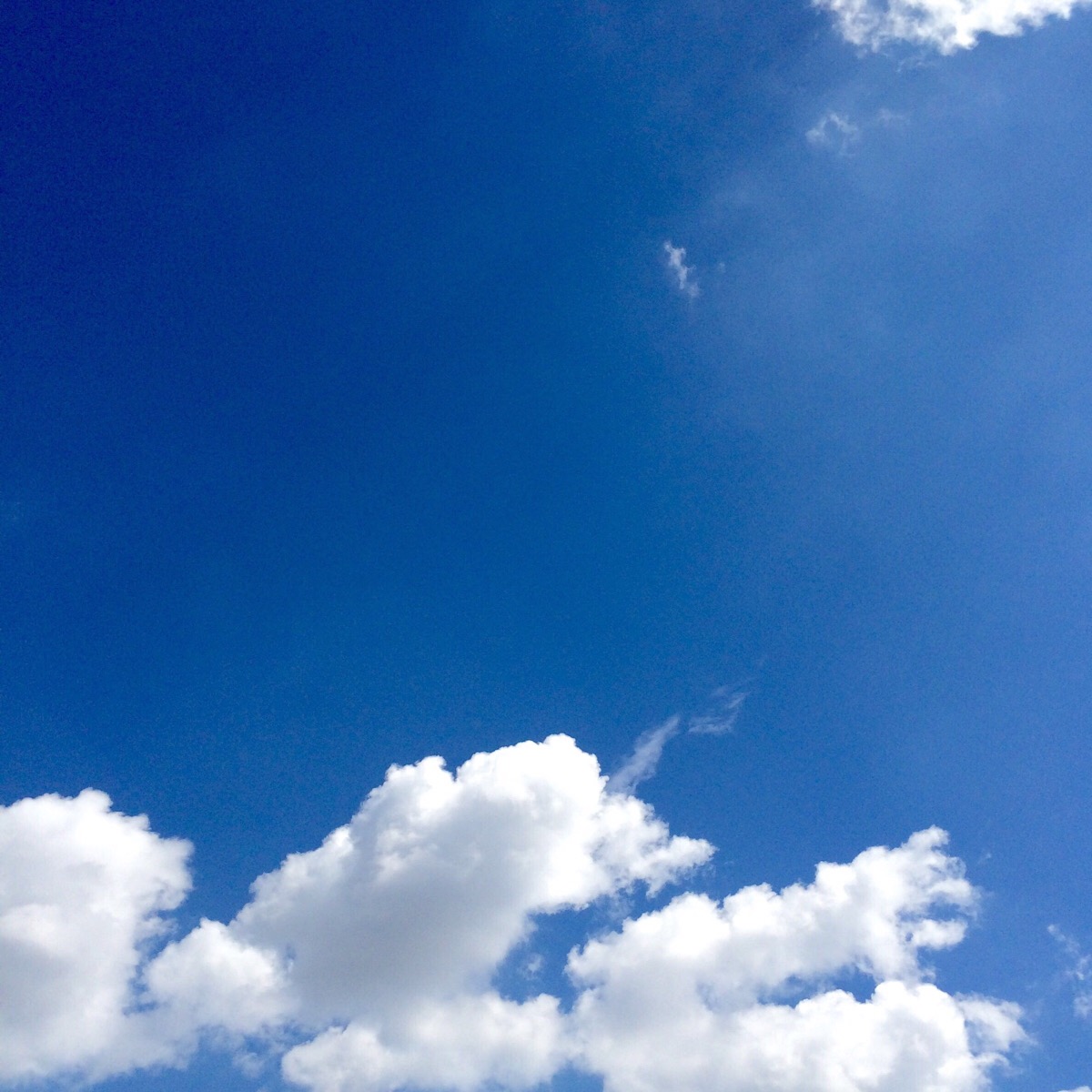 蓝天,云朵