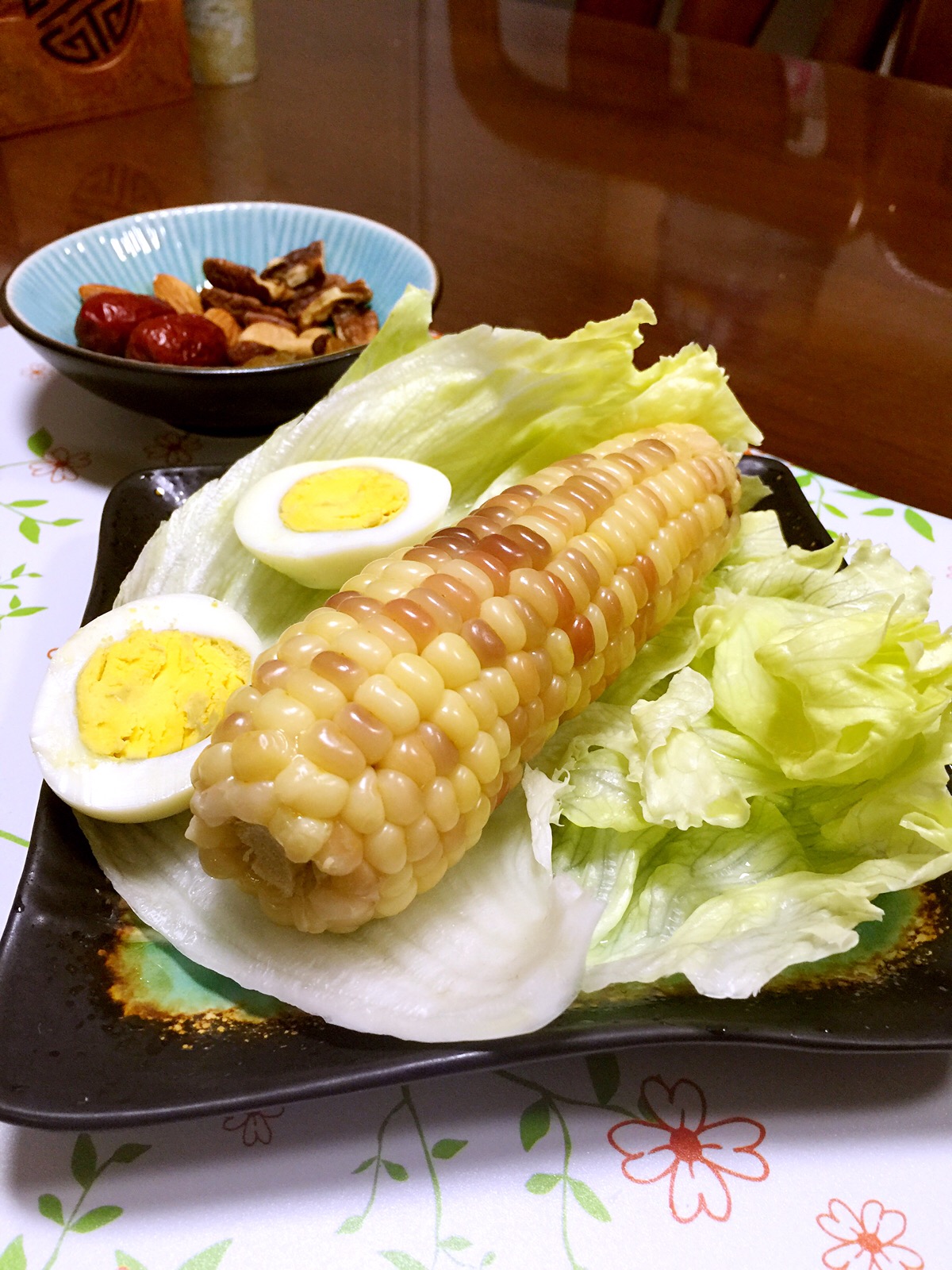 【煮玉米 白煮蛋】