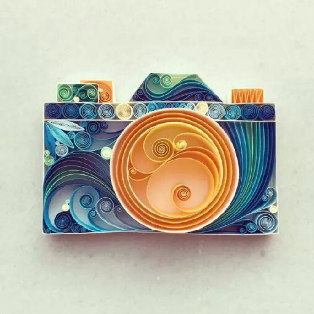 runa的唯美风格的立体纸:艺设计作品,每一张的色彩都很饱满,造型也很