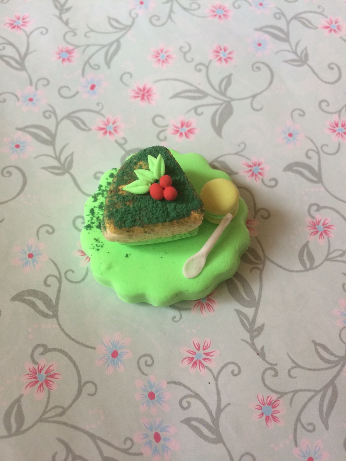 粘土抹茶蛋糕潼潼作品