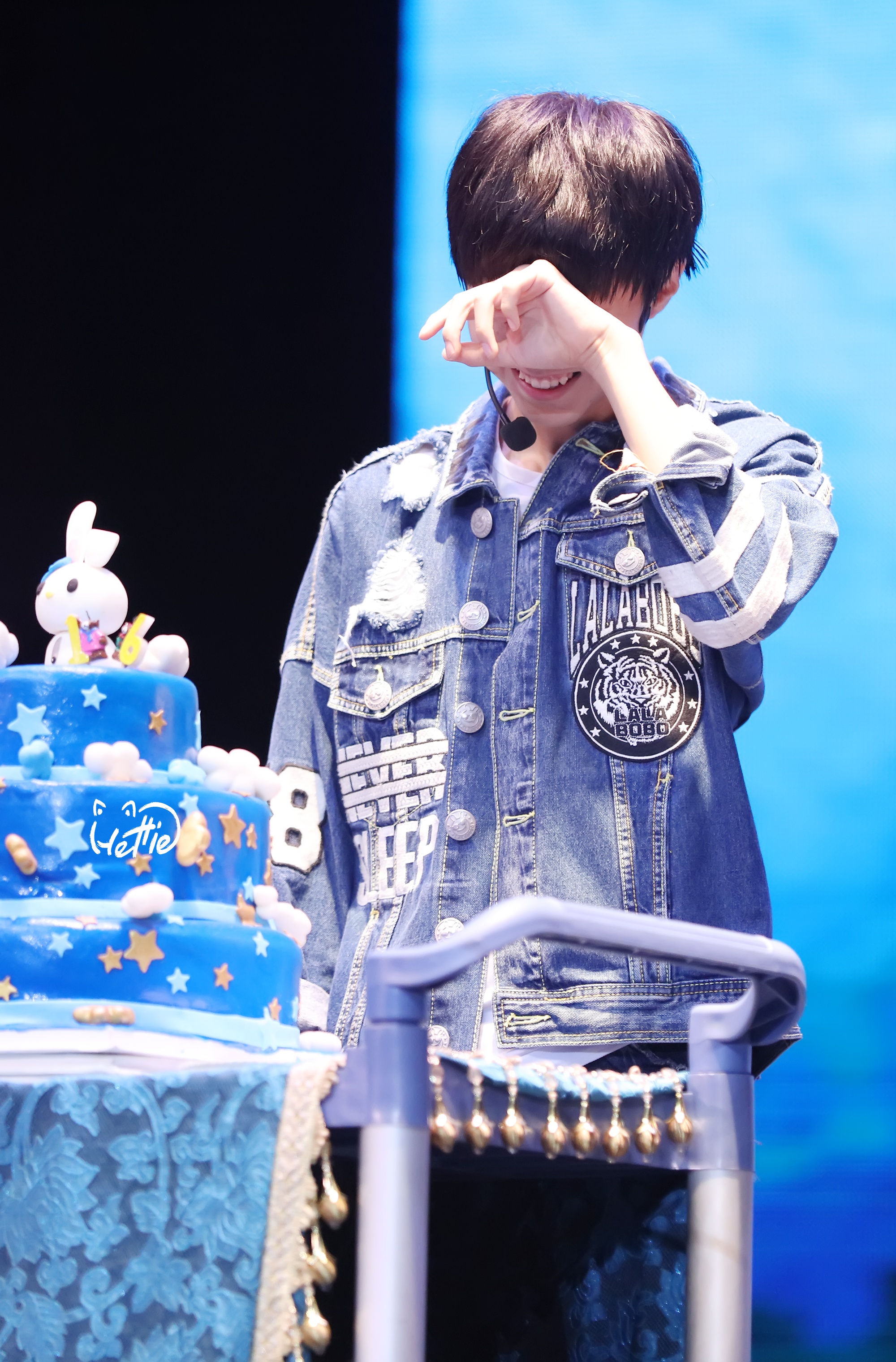 王俊凯# #tfboys王俊凯# #tfboys# 150919 王俊凯生日会 cr:hello