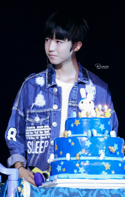 王俊凯# #tfboys王俊凯# #tfboys# 150919 王俊凯生日会 cr:kkkkkk