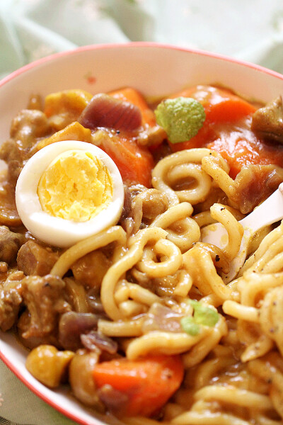 生日早餐:栗子鸡腿咖喱乌冬面 鸡蛋.
