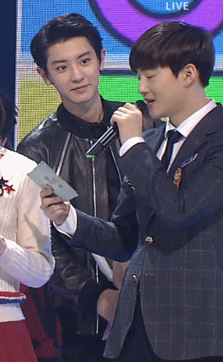 exo chanyeol 朴灿烈;茶蛋献花担当朴灿烈