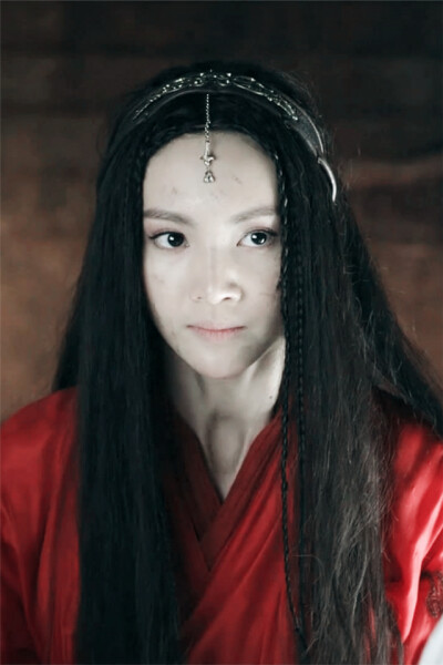 赤练 扮演者 金晨 妩媚妖娆,精通各类毒术,善于控制毒蛇.