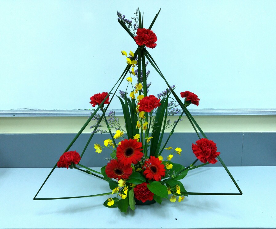 等腰三角形插花