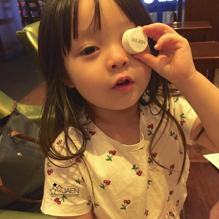 萌萌可爱小女孩女生头像金在恩