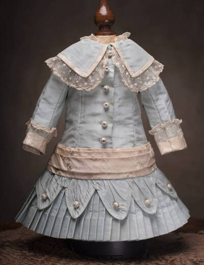 18世纪欧洲儿童服饰图片