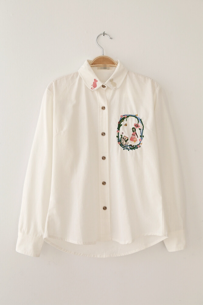 森女风刺绣花朵衬衫