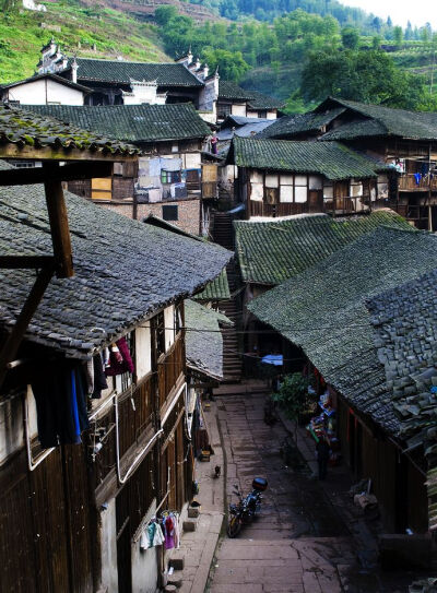 四川合江的佛宝古镇是山川葱郁,景观秀丽,人文化成,商贾云集,人才辈出