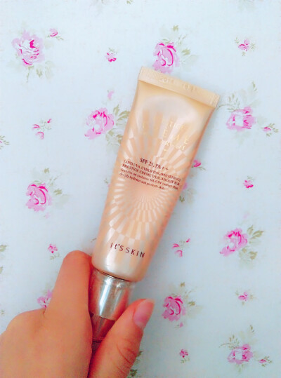 its skin伊思蜗牛bb霜,长痘痘期间最常用的底妆就是它,不知道为什么