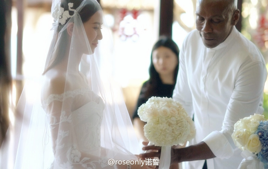 刘诗诗吴奇隆巴厘岛大婚:从07年的辛十四娘开始,我爱