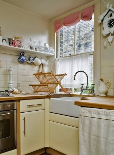 现代超小厨房装修效果图欣赏