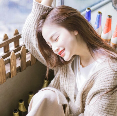 高清女生头像 唯美 长发 背景 小清新 意境 她回眸一霎那 似极了旧时