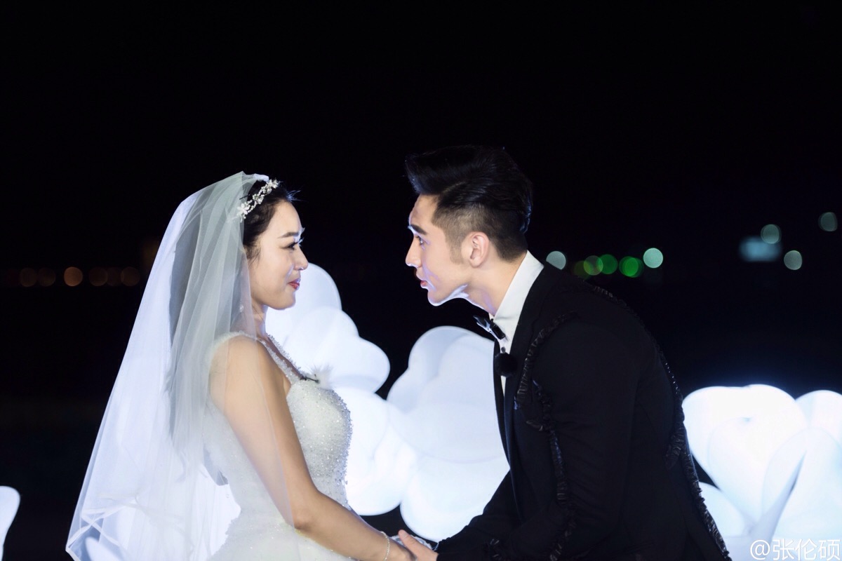 人鱼夫妇_2015年夏天,钟丽缇&张伦硕,爱,未完待续