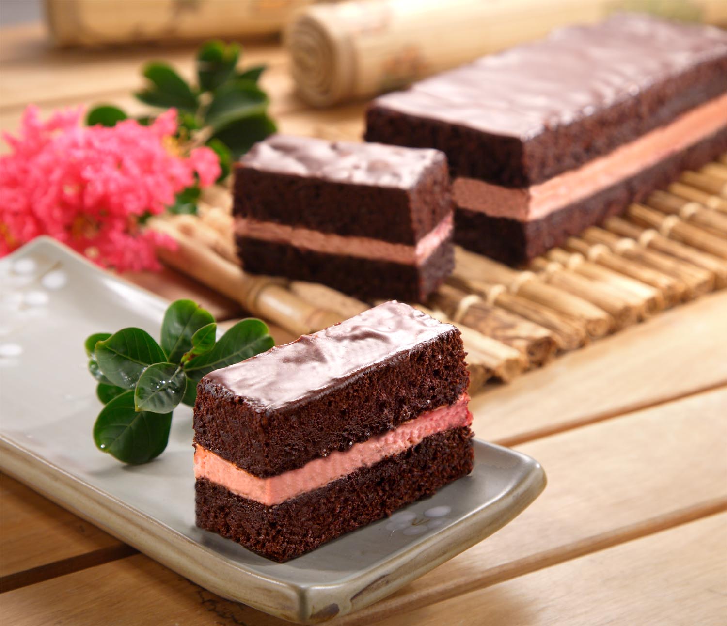 草莓夹心巧克力蛋糕