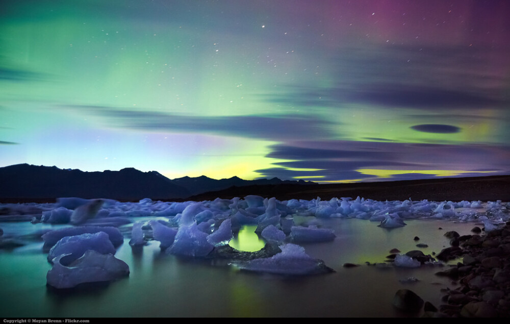 身处北极圈的冰岛极光是必看的景色