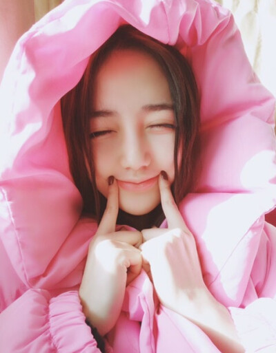 [by 颜艺少女鹿qvq][女生头像][韩系][粉色女头][pink][兴趣收集][侵