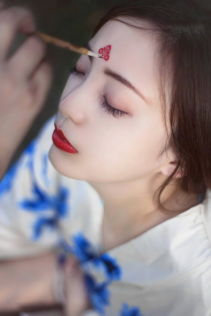 古风,中国风,女子,唯美,情感,画中人,描眉,描红,额铀