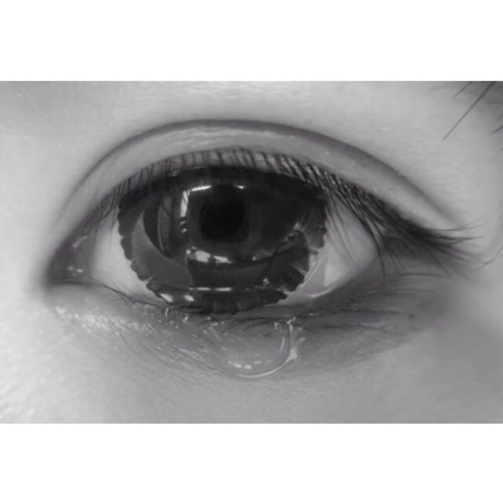 流泪的图片唯美眼睛图片