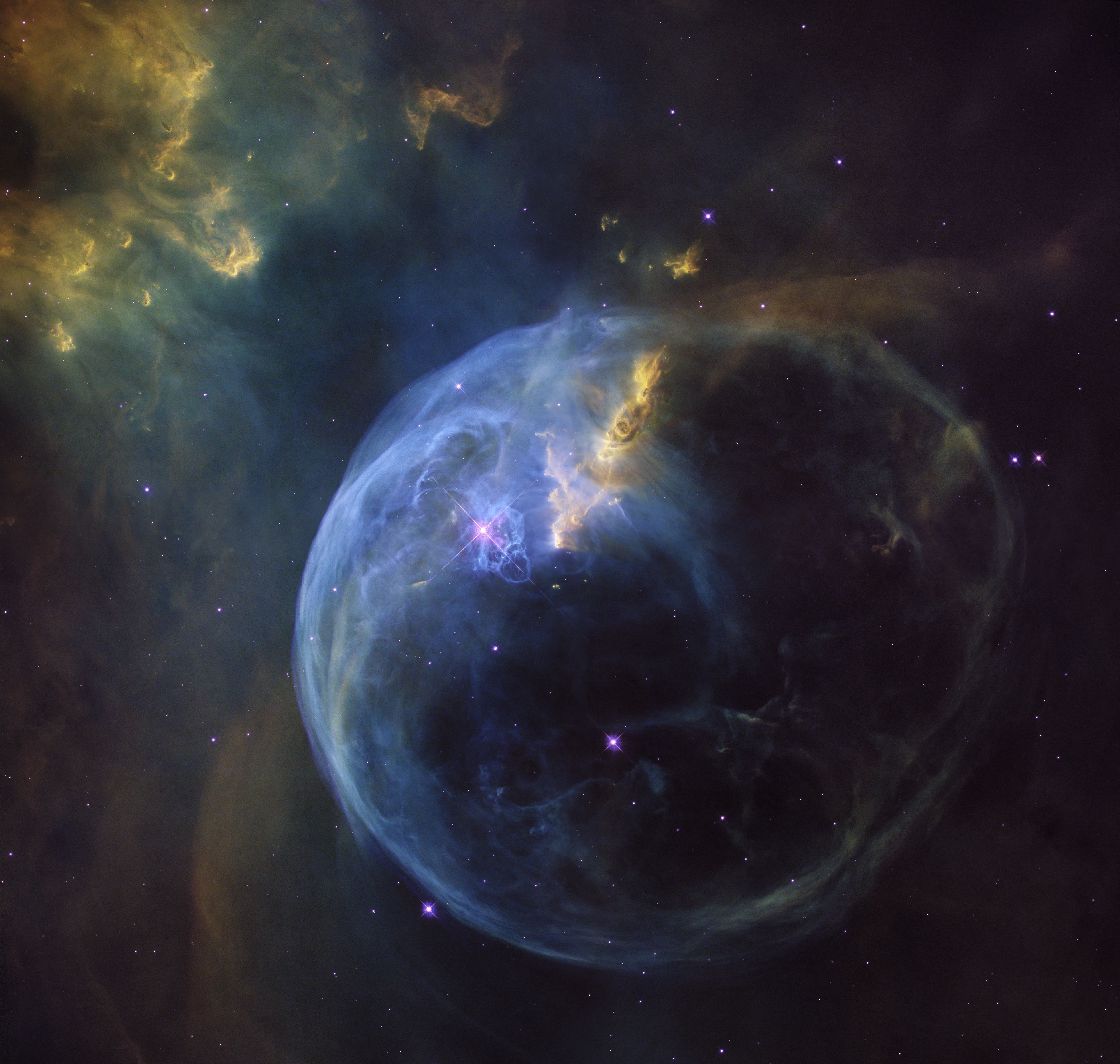 气泡星云,又名ngc7653,位于仙后座中,距离地球8000光年