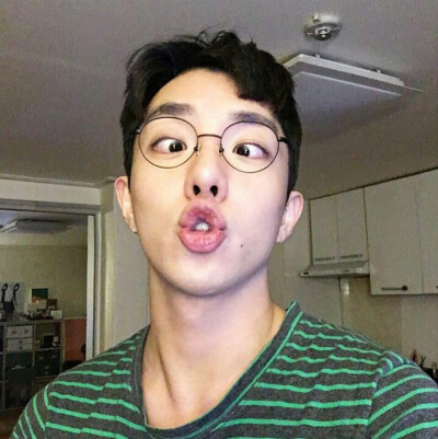 男头;男生头像;情侣头像;朴时亨
