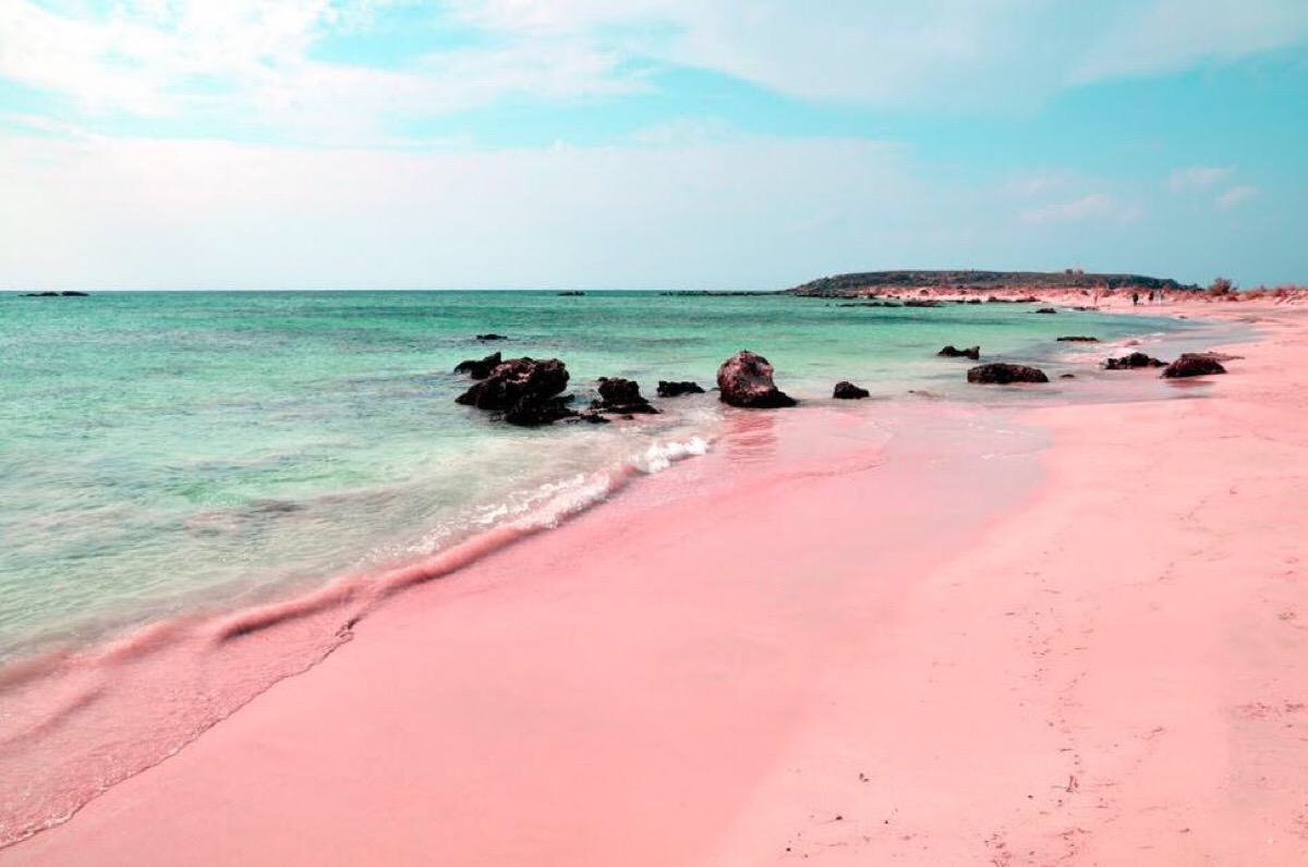 日月湖粉色沙滩图片