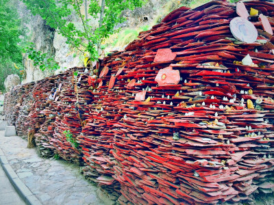 【著名的玛尼堆】青海玉树有一座世界最大的玛尼堆.