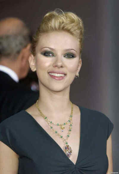 斯嘉丽·约翰逊(scarlett johansson)#黑寡妇#女神#头像#壁纸#桌面