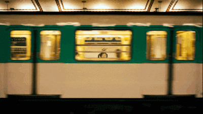 收集   点赞  评论  巴黎,是一种生活方式.