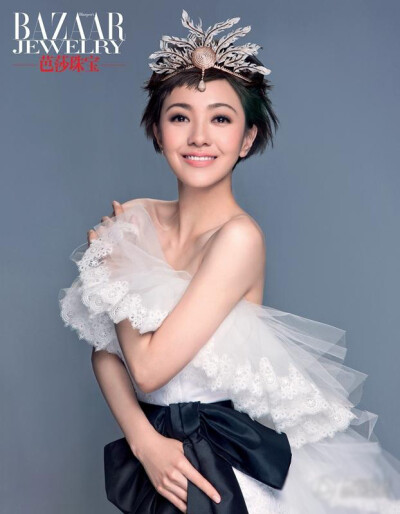 郭采洁拍公益写真显典雅 为慈善助力爱心满.