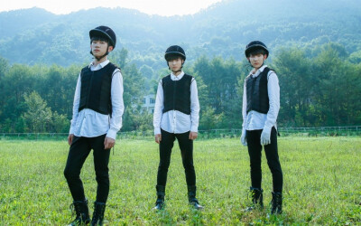 青少年tfboys马术写真电脑壁纸