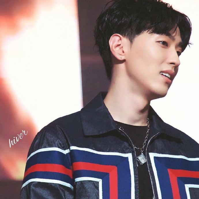 aomg gray