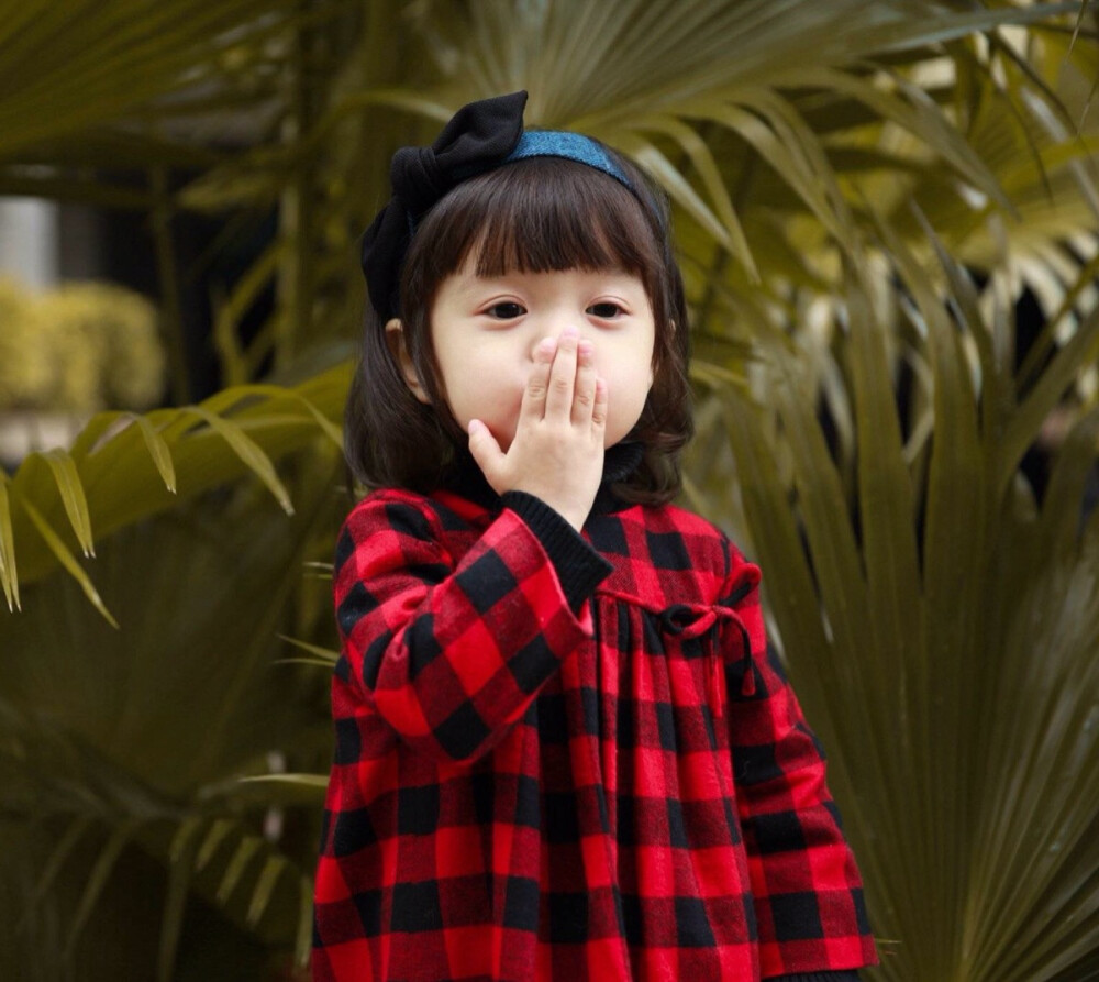 放开我北鼻中的哈琳可爱俏皮古怪萌娃