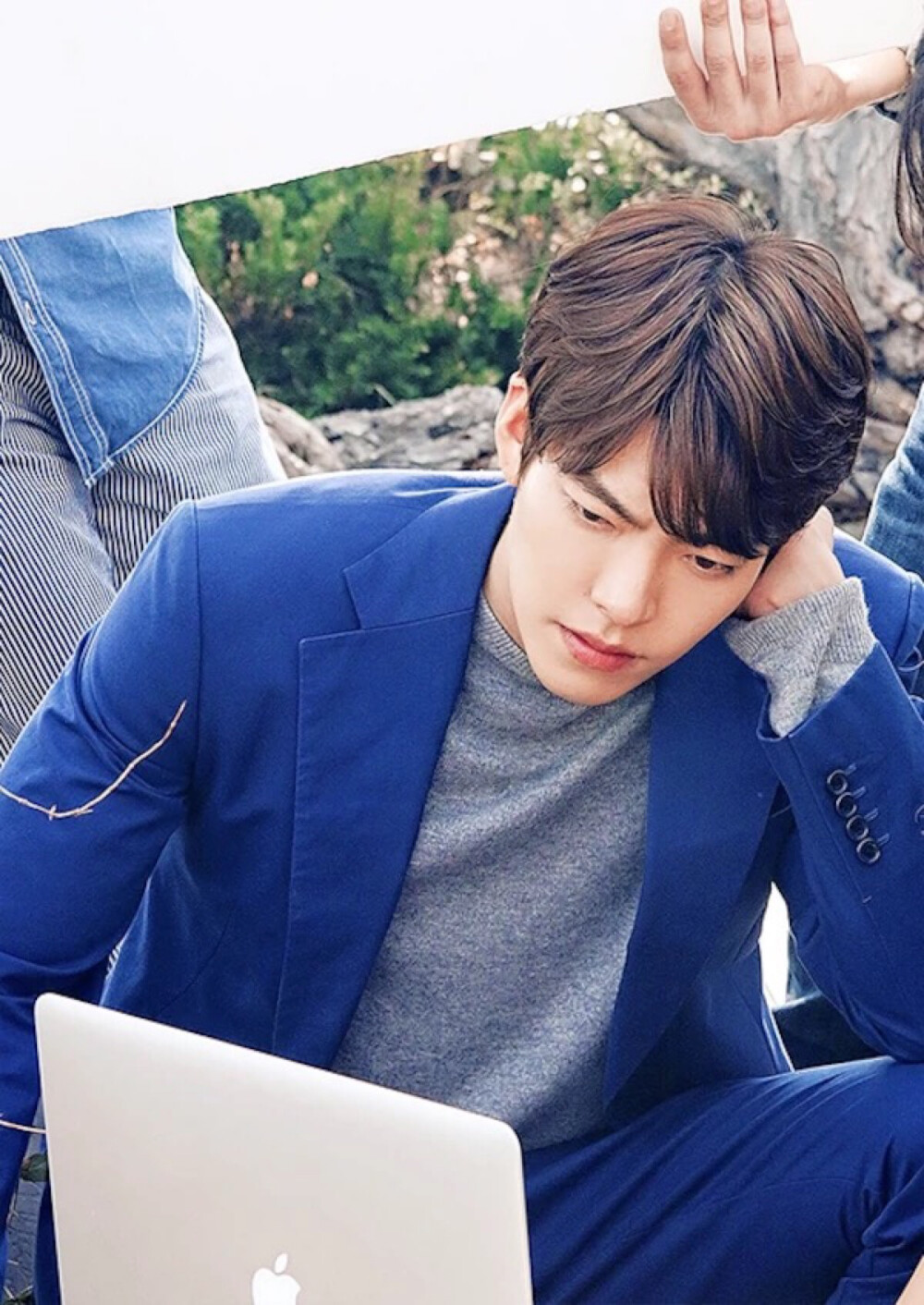 金宇彬任意依恋继承者们日韩男神高清壁纸