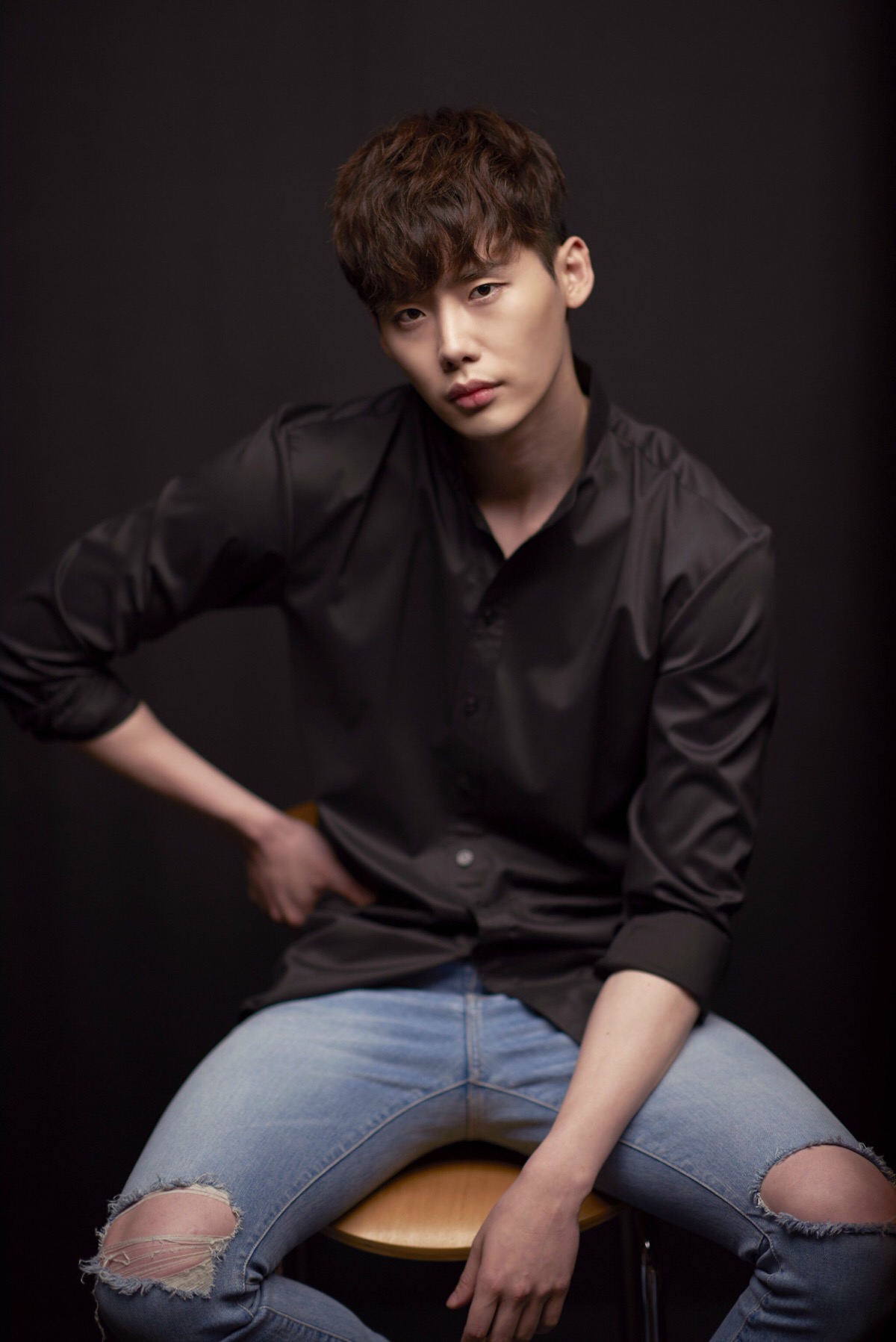 w两个世界# #李钟硕# #韩孝周# drama_mbc博客更新剧照