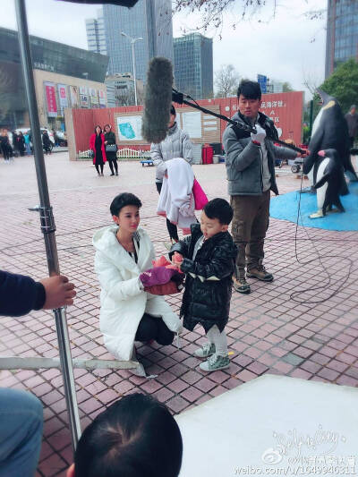 《致青春》剧版 由陈瑶饰演郑微 张丹峰饰演林静.杨玏饰演陈孝正.