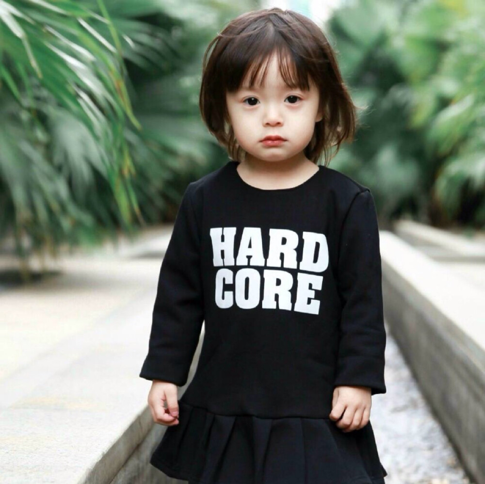 《放开我北鼻》中的哈琳 可爱俏皮,古怪萌娃.