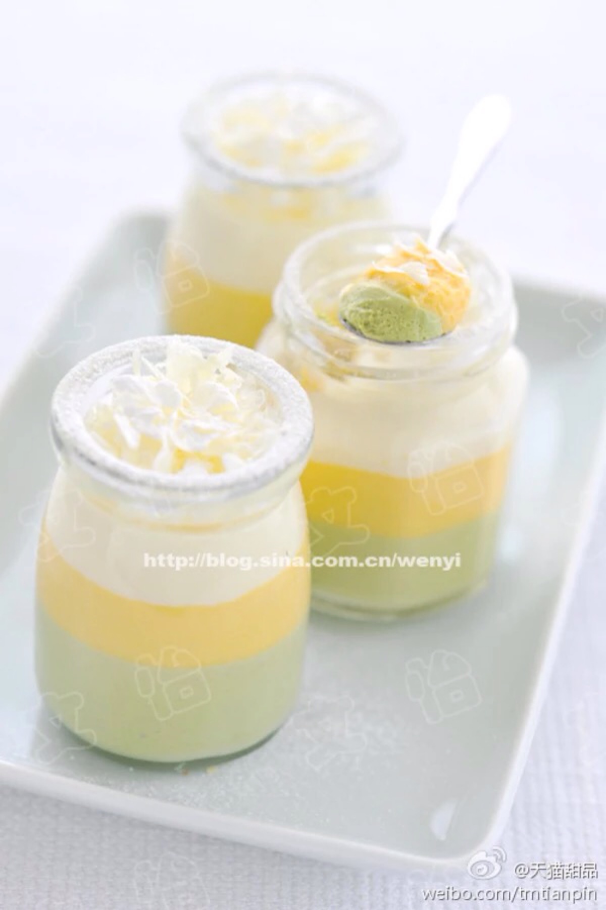 【抹茶慕斯】抹茶慕斯原料:奶油奶酪(cream cheese)50克 细砂糖15克