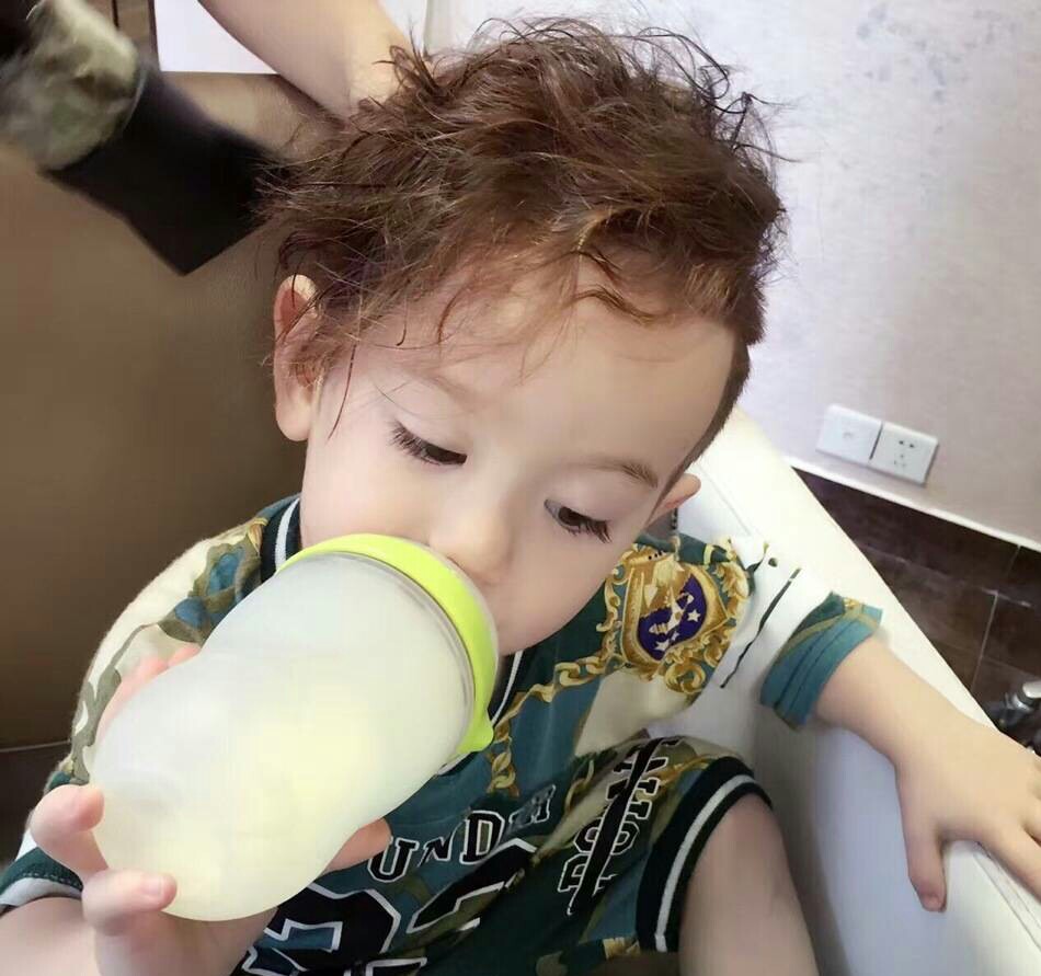 放开我北鼻 jackson周嘉诚 萌萌哒男宝宝 比女宝宝还漂亮