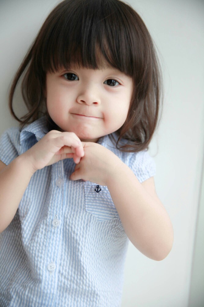 (ω)《放开我北鼻》萌娃哈琳