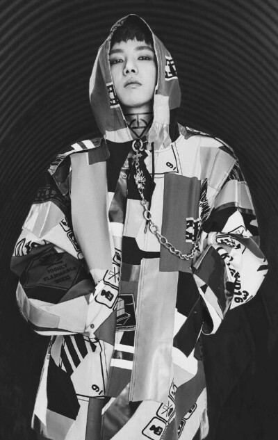 华晨宇 勇士之门主题曲《to be free》宣传图 高清无水印壁纸 帅爆了!