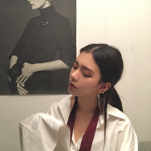 女生头像.女头.个性.酷.可爱.性感.长腿.美女.海边.黑白