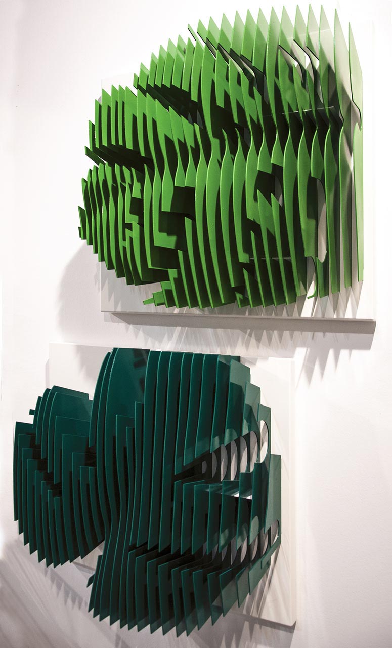 【三维片构成的经典书架】美国的德拉梅设计师为我们带来了一款不一样