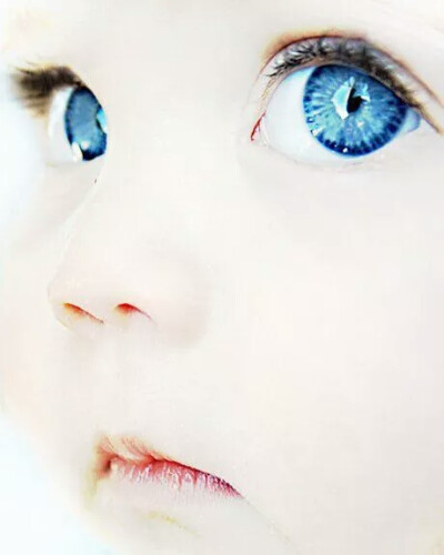 孩子的眼睛唯美图片