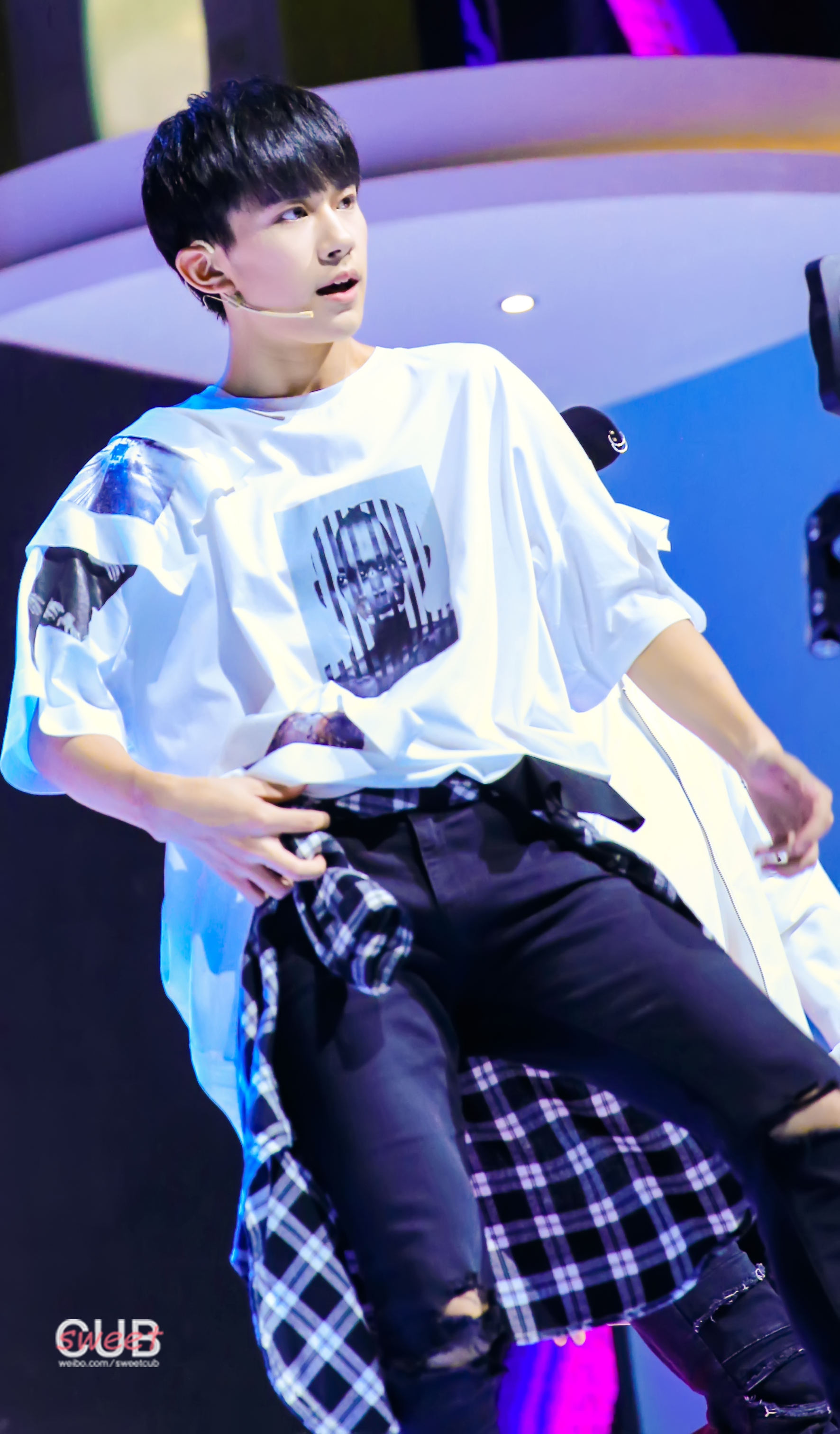 甜卡布sweetcub_易烊千玺个站的照片   微