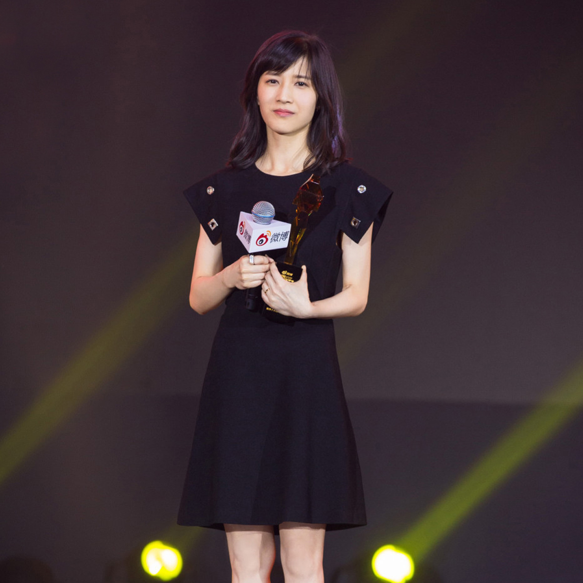 现货papi酱同款网红节黑色连衣裙宽肩钉珠金属扣中长款女连衣裙