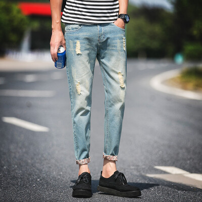 牛仔裤马丁靴男