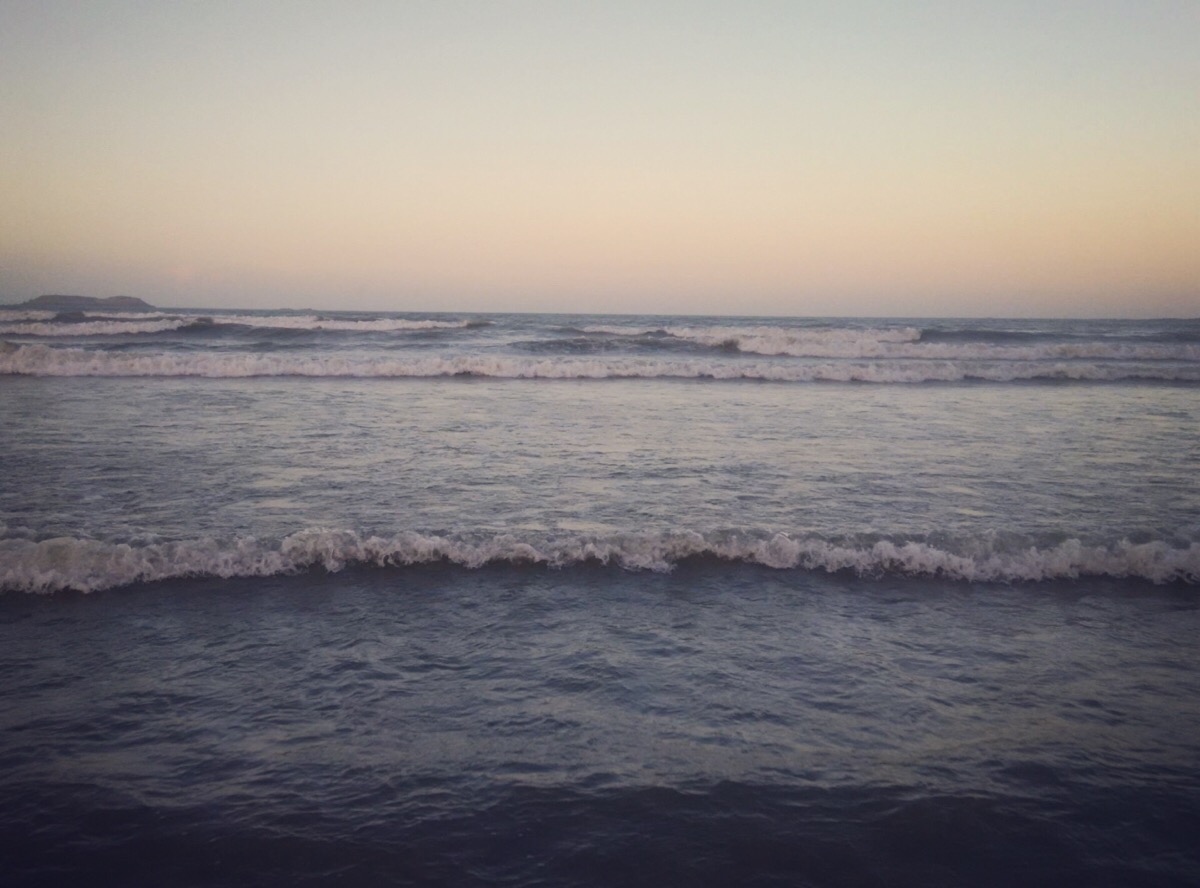 世界上最远的距离,是我们远隔千年时光,我再也无法追上你.